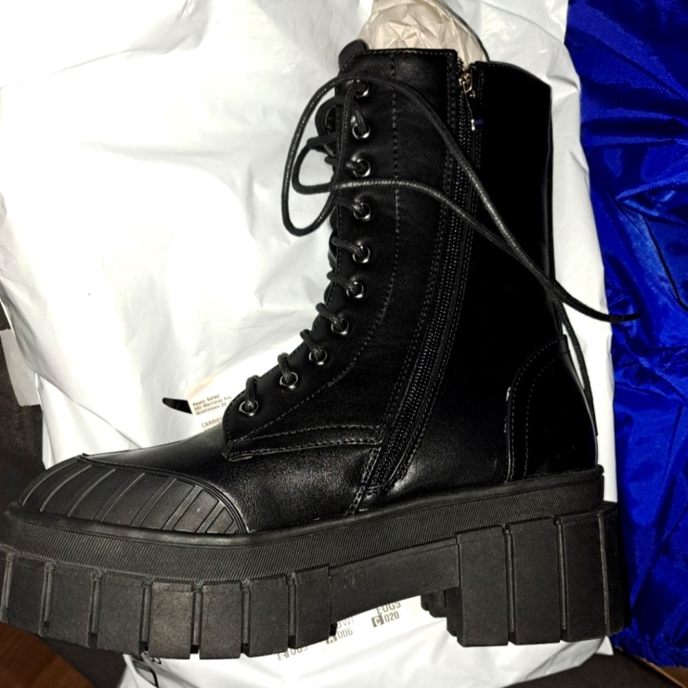 Nwt Black Stompers style boots